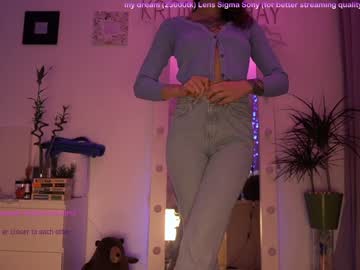 female cam girl kronniekray image #658818
