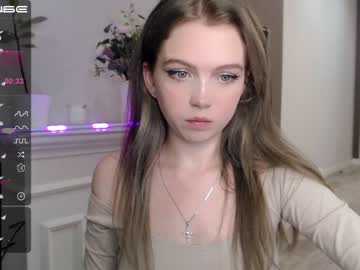 female cam girl small_blondee image #2763255