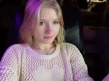 female cam girl bestblondiiecb image #3837361