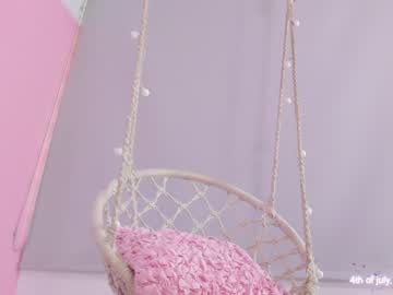 female cam girl little_effy18 image #2103529