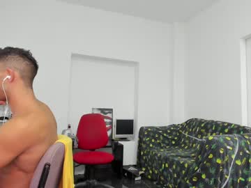 female cam man classied image #954482