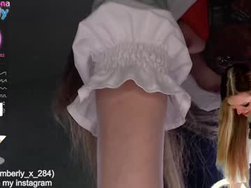 female cam girl queenafina image #3750004