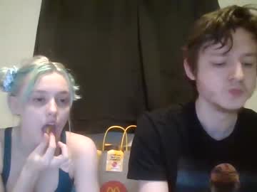 female cam couple leojamie image #1430118