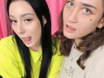 female cam couple isobellouise image #3958101