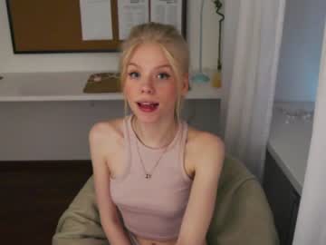 female cam girl sonyaplush image #1115671