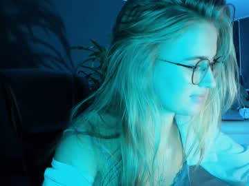female cam girl linellali image #2882795