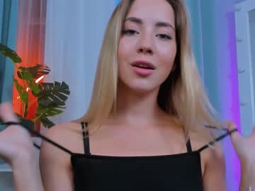 female cam girl emmi_rosee image #2904949