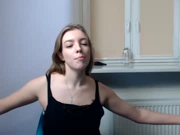 female cam girl lucynews image #629519