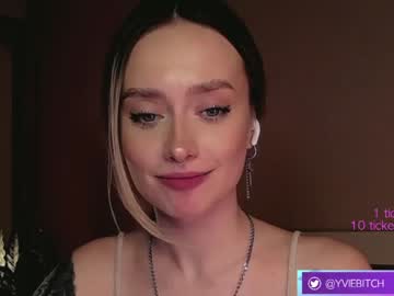 female cam girl _yvie_ image #3550093