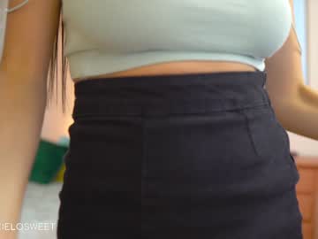 female cam girl cielo69_ image #2446978