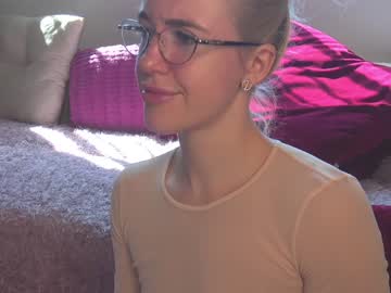 female cam girl xtina__ image #1719287