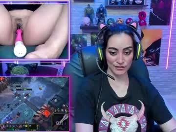 mature_gamer  female  webcam