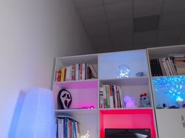 female cam girl motorboat_me image #3885114