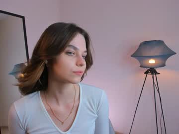 female cam girl aviannajjustice image #3932143