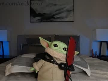 female cam couple ari_lovexo image #3202271