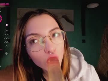 female cam couple sarahalpha image #869648
