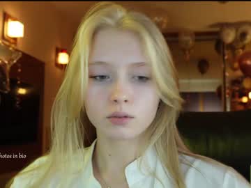 female cam girl bestblondiiecb image #3715093