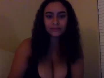 female cam girl itscinnaminnie image #3999088