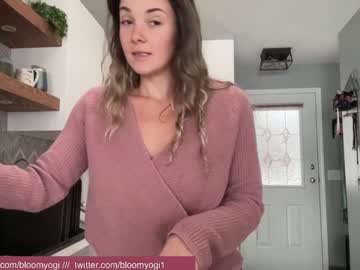 female cam girl bloomyogi image #1225239