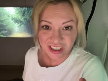 female cam girl kiradivine image #2776455
