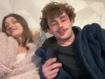 female cam couple axelxmistyminx image #3423363