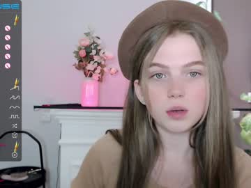 female cam girl small_blondee image #2841189