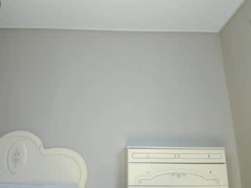 female cam girl naomi_25 image #3154010