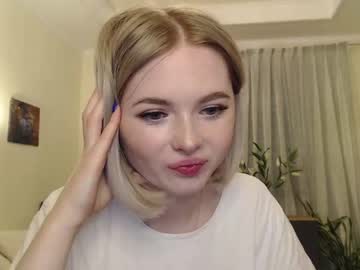 female cam girl yvaine777 image #810142
