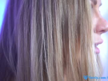 female cam girl eva_fashionista image #3053383