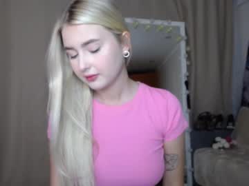 female cam girl cute18cute image #2187774