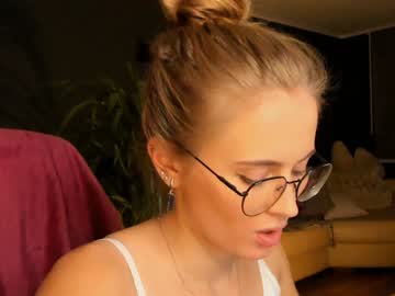 female cam girl linellali image #2912337