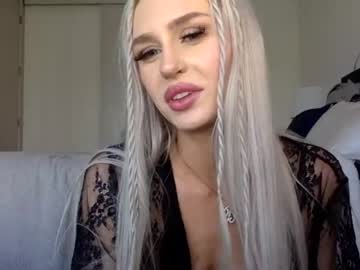 female cam girl bunnykhalissi image #2032125