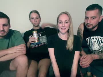 female cam couple nickmaxx_louisegc image #3271006