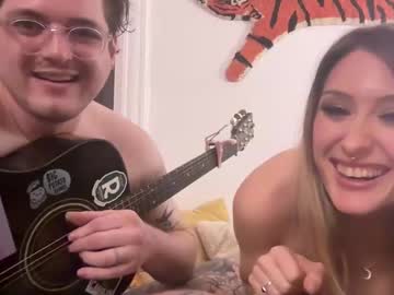 female cam couple toobna2 image #4033511
