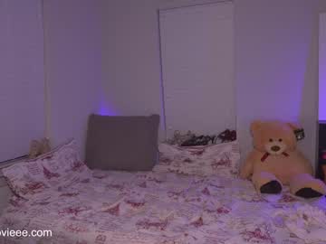 female cam girl maggielovieee image #1251342