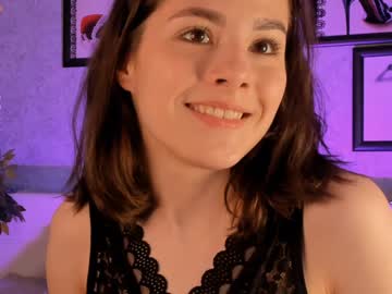 female cam couple lesliefletcher image #1481472