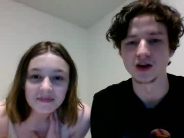 female cam couple leojamie image #503892