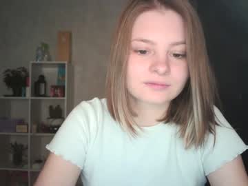fay_kiss  female  webcam