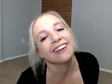 female cam couple carrieann6995 image #2299652