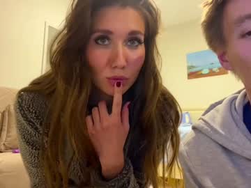 female cam couple tooclose_toofar image #3458046