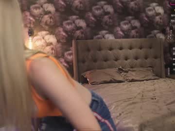 female cam girl angeellina image #2240258