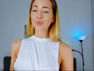 female cam girl emmi_rosee image #3315158