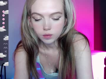 female cam girl small_blondee image #2569617
