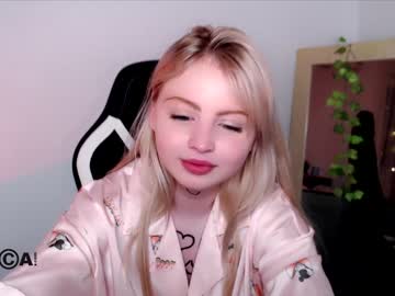 female cam girl shy_blondiee image #3703455