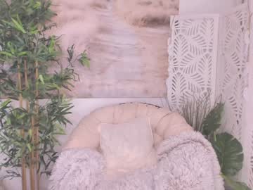 female cam girl yourmidnightcoffee image #2448470