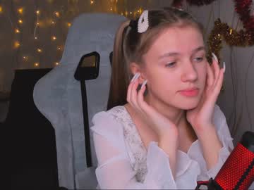 kylie_mine  female  webcam