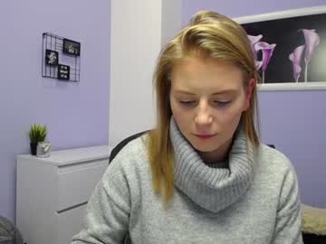 female cam girl julie_wayne image #3357215