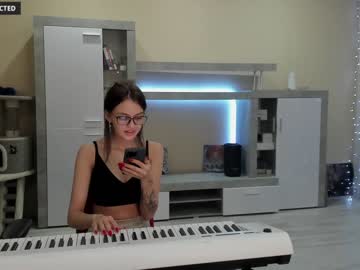 female cam girl din_star image #3439778
