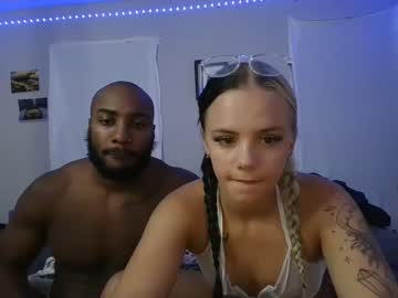 female cam couple snow_bunny911 image #3953546