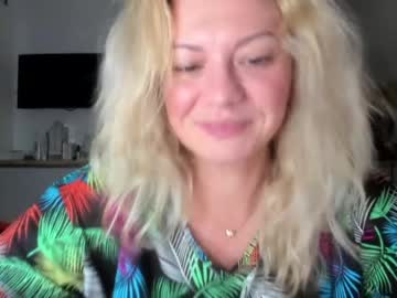female cam girl kiradivine image #3057311